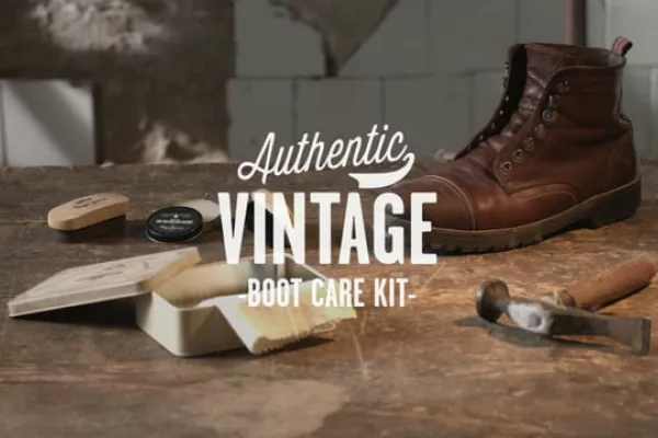 Pepe Jeans: Authentic Vintage Boot Care Kit