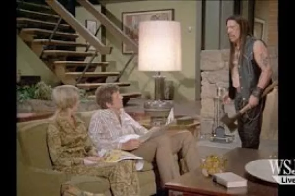 Snickers: Marcia and Jan in Brady Bunch