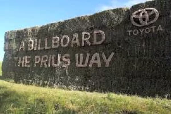 Toyota: A billboard the Prius way