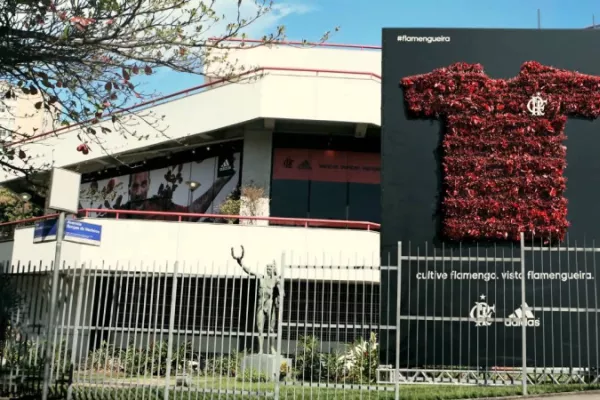 The campaign for the new Flamengo jersey, created by adidas